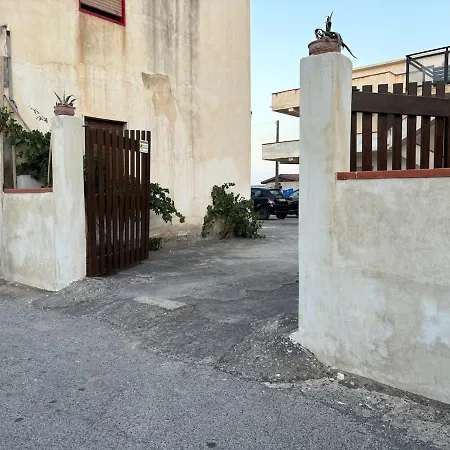 Апартаменты Terrazza Delle Acacie Villaggio San Leonardo