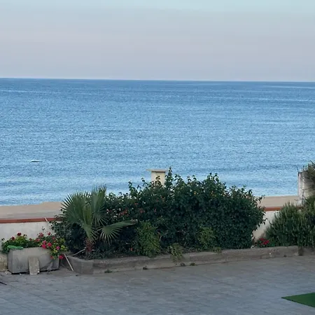 Terrazza Delle Acacie * Villaggio San Leonardo
